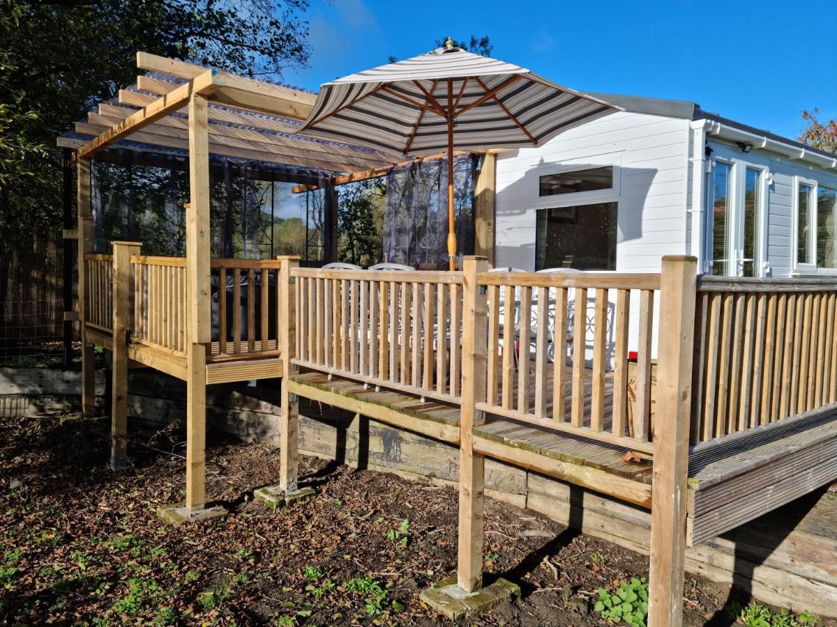 Riverside Cabin At Pen-Y-Bont Mill Hotel Oswestry Exterior foto