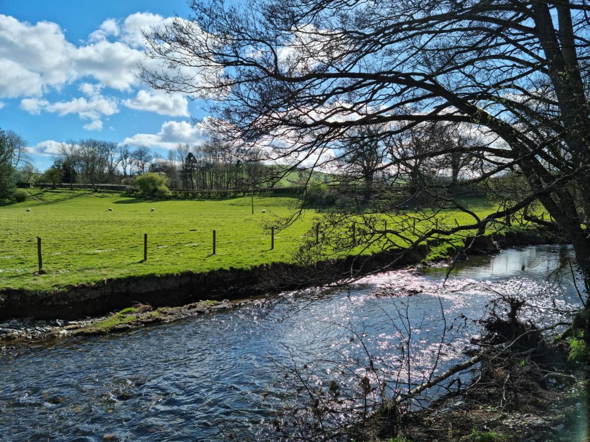 Riverside Cabin At Pen-Y-Bont Mill Hotel Oswestry Exterior foto