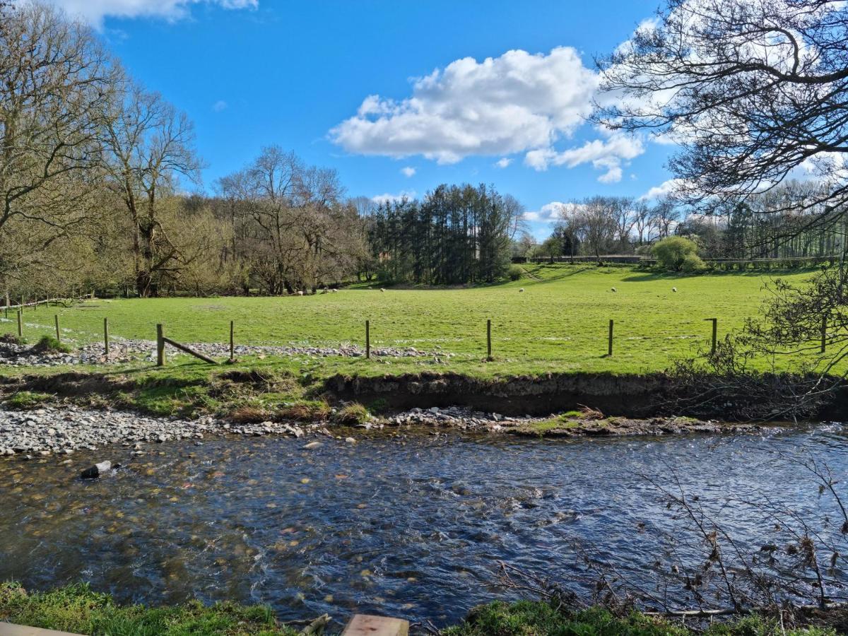 Riverside Cabin At Pen-Y-Bont Mill Hotel Oswestry Exterior foto