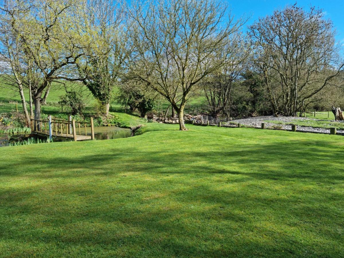 Riverside Cabin At Pen-Y-Bont Mill Hotel Oswestry Exterior foto
